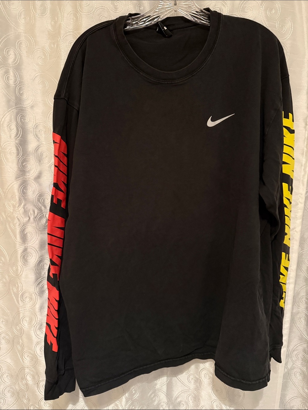 Nike Black Long Sleeve Crew Tee with Red & Yellow Sleeve Logos Men’s Size L 🔥G11